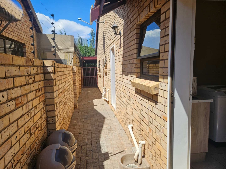 3 Bedroom Property for Sale in Hillcrest Northern Cape